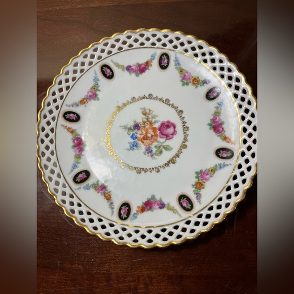 Schumann Bavaria reticulated porcelain plate with gold trim and Dresden floral. - Picture 3 of 9